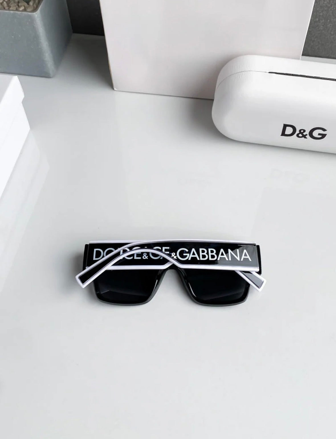 SK DG 6184- FULL BLACK WITH WHITE DETAIL
