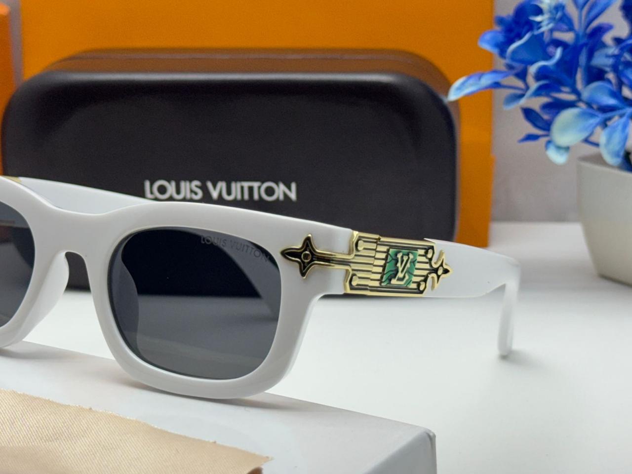 L-8898 White Frame with Black Lens