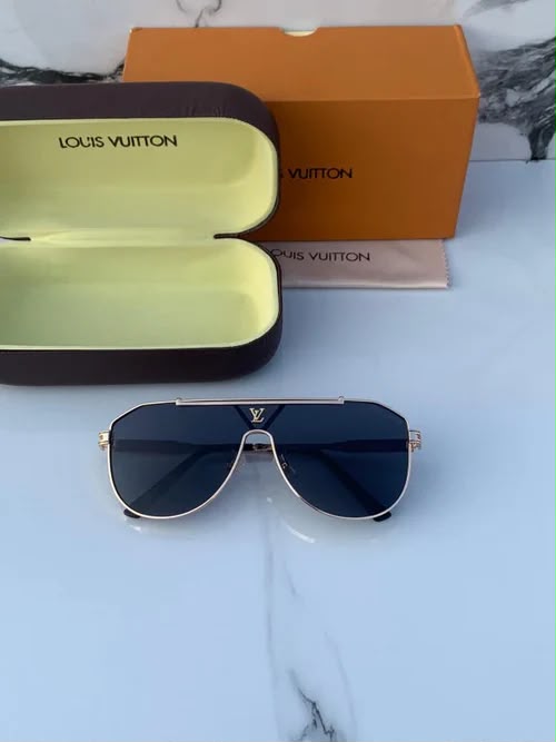 L-5565 Gold Frame with Black Gradient Lens