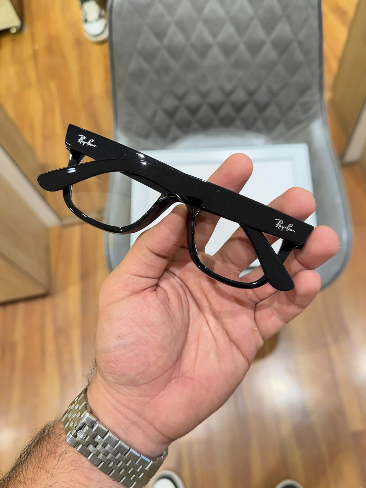 0502 GLOSSY BLACK TRANSPARENT
