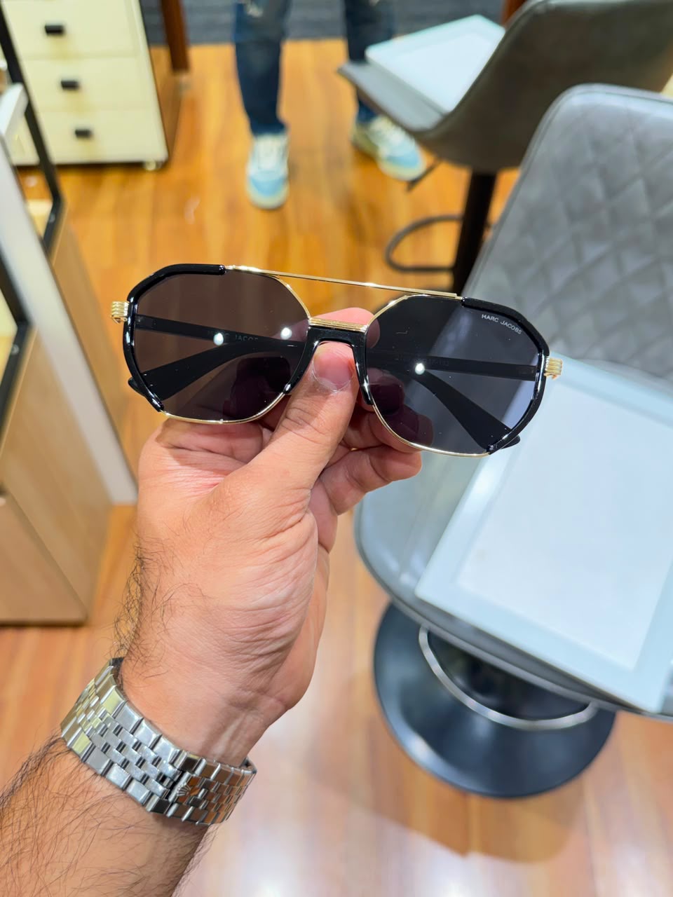 MJ-7977 Black with Black Lens