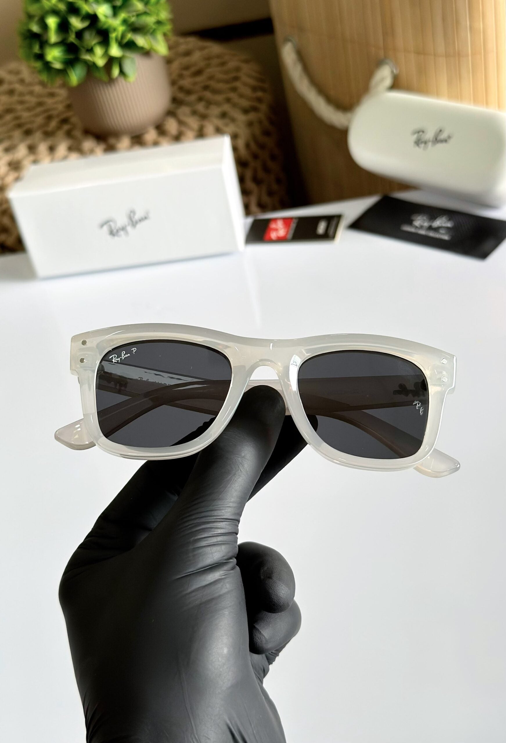 SK 0502- MILKY WHITE BLACK LENS